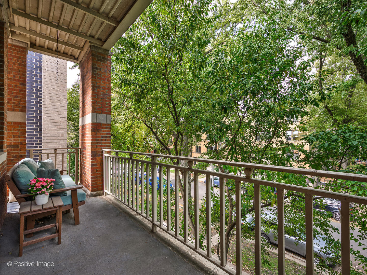 1225 W CARMEN Avenue 2N