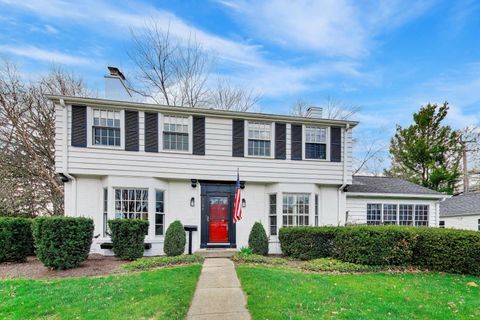 Photo of 2100 ELMWOOD Avenue, Wilmette, IL 60091 (MLS # 12618641)