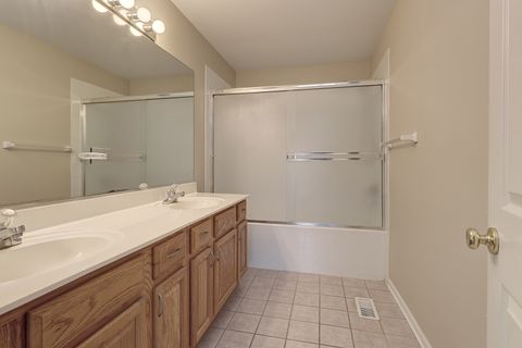 Tiny photo for 566 PINEBROOK Drive, Bolingbrook, IL 60490 (MLS # 12592699)