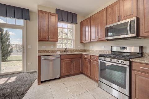 Tiny photo for 566 PINEBROOK Drive, Bolingbrook, IL 60490 (MLS # 12592699)