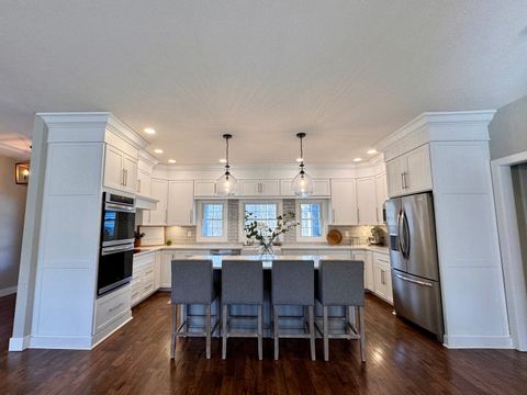 Tiny photo for 15060 Lakepoint Drive, Benton, IL 62812 (MLS # 12574705)