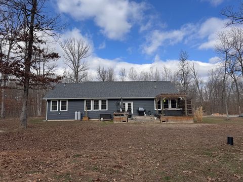 Tiny photo for 15060 Lakepoint Drive, Benton, IL 62812 (MLS # 12574705)