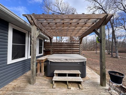 Tiny photo for 15060 Lakepoint Drive, Benton, IL 62812 (MLS # 12574705)