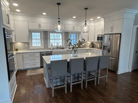 Tiny photo for 15060 Lakepoint Drive, Benton, IL 62812 (MLS # 12574705)