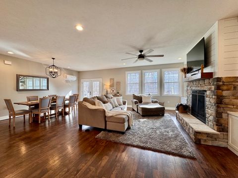 Tiny photo for 15060 Lakepoint Drive, Benton, IL 62812 (MLS # 12574705)