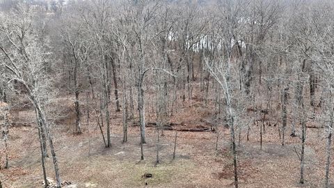 Tiny photo for 15060 Lakepoint Drive, Benton, IL 62812 (MLS # 12574705)