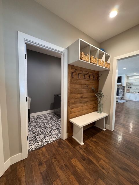 Tiny photo for 15060 Lakepoint Drive, Benton, IL 62812 (MLS # 12574705)