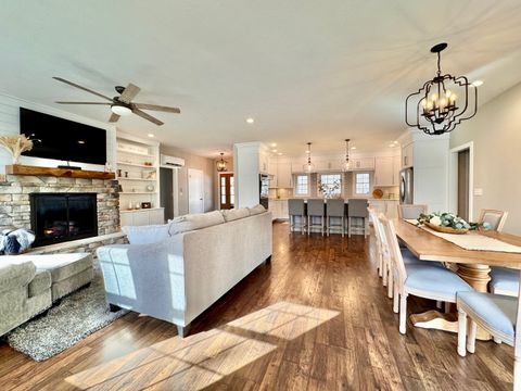 Tiny photo for 15060 Lakepoint Drive, Benton, IL 62812 (MLS # 12574705)