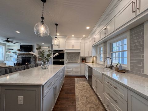 Tiny photo for 15060 Lakepoint Drive, Benton, IL 62812 (MLS # 12574705)