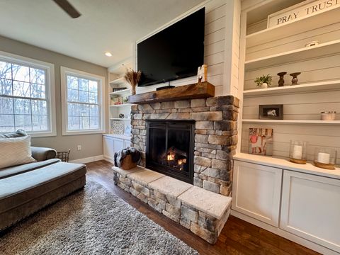 Tiny photo for 15060 Lakepoint Drive, Benton, IL 62812 (MLS # 12574705)