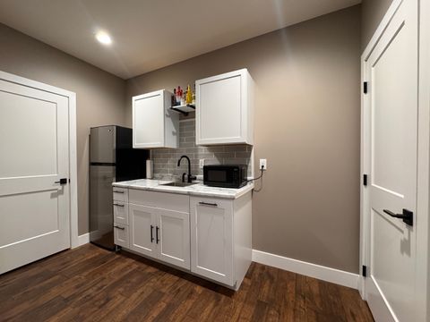 Tiny photo for 15060 Lakepoint Drive, Benton, IL 62812 (MLS # 12574705)