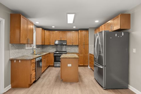 Tiny photo for 754 Rockhurst Road, Bolingbrook, IL 60440 (MLS # 12529026)