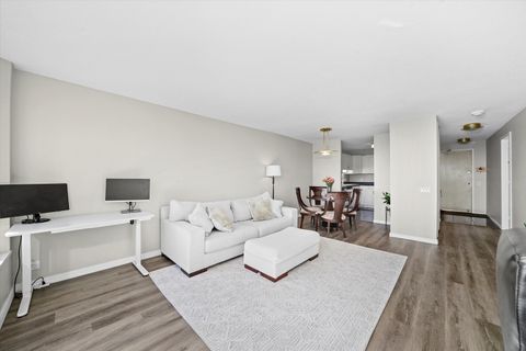 Tiny photo for 899 S Plymouth Court #1607, Chicago, IL 60605 (MLS # 12493035)