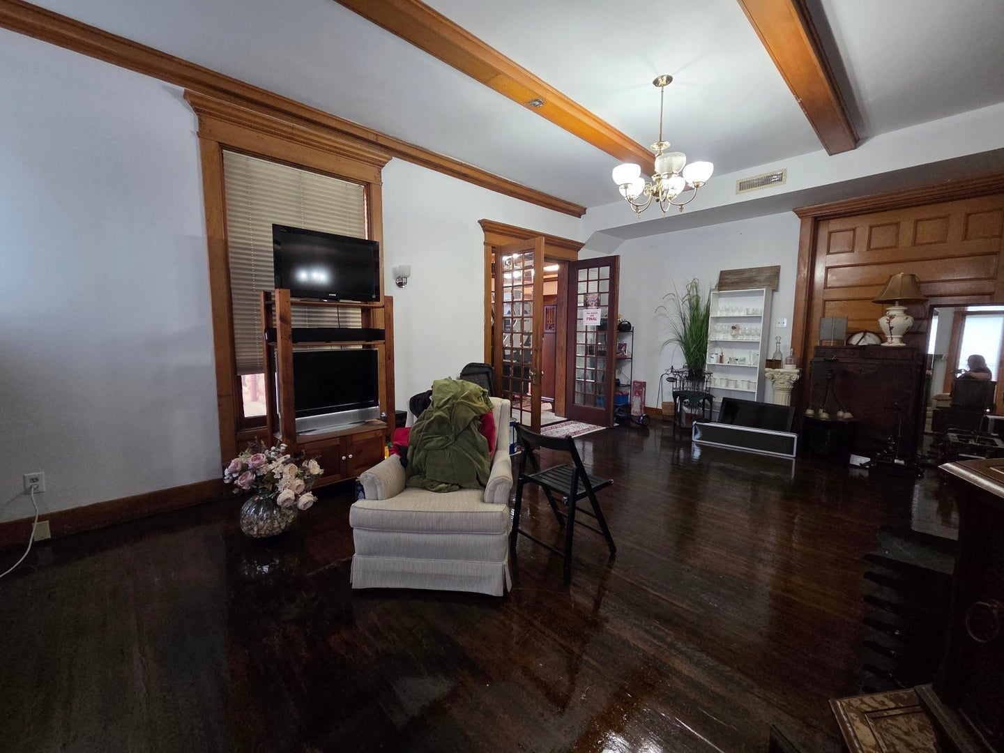 105 W Lincoln Highway 5