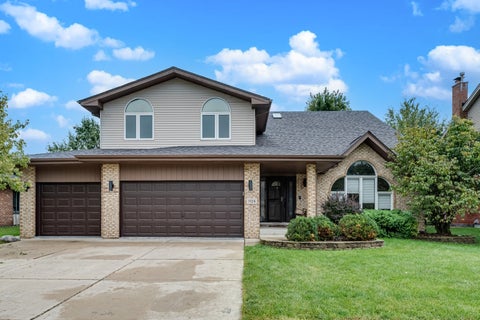 Photo of 1124 Covington Drive, Lemont, IL 60439 (MLS # 12764939)
