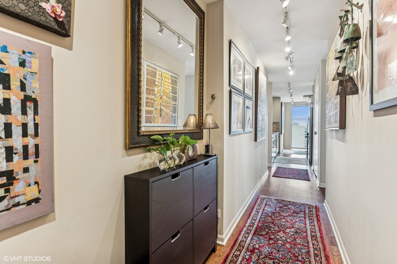 71 E DIVISION Street 1606