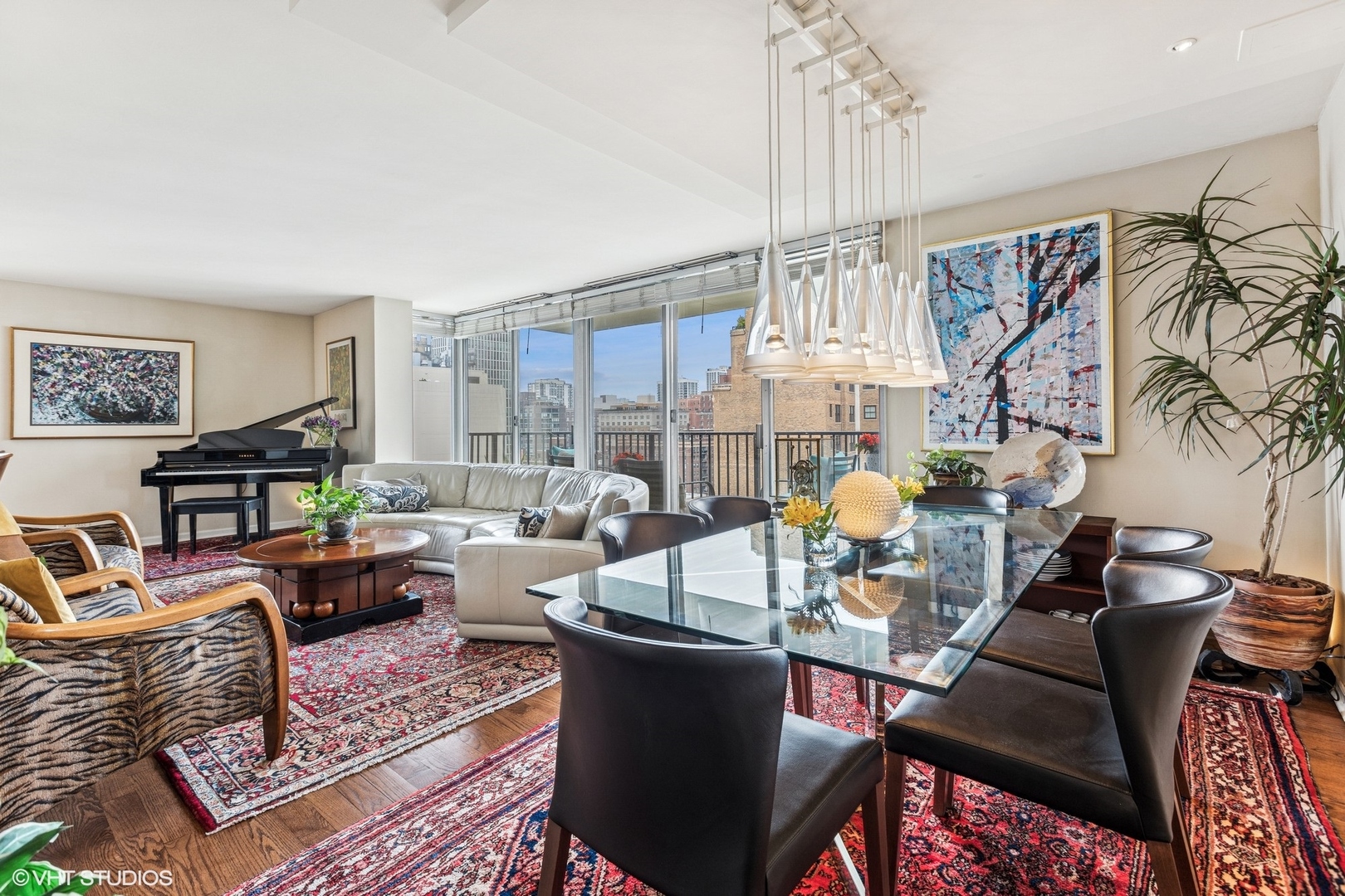 71 E DIVISION Street 1606