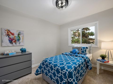 Tiny photo for 932 N Wheeling Road, Mount Prospect, IL 60056 (MLS # 12543960)