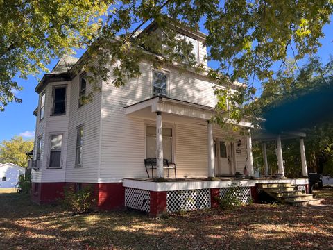 Tiny photo for 335 E Pells Street, Paxton, IL 60957 (MLS # 12503088)