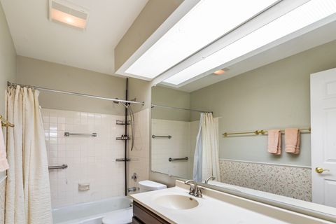 Tiny photo for 945 E Kenilworth Avenue #429, Palatine, IL 60074 (MLS # 12454052)