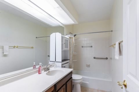 Tiny photo for 945 E Kenilworth Avenue #429, Palatine, IL 60074 (MLS # 12454052)