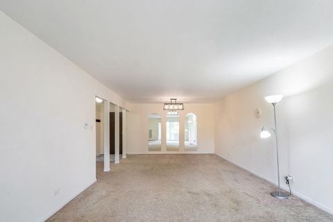 Tiny photo for 945 E Kenilworth Avenue #429, Palatine, IL 60074 (MLS # 12454052)