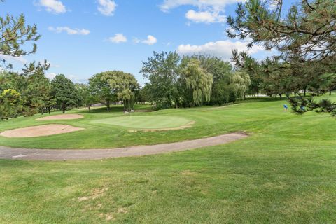Tiny photo for 945 E Kenilworth Avenue #429, Palatine, IL 60074 (MLS # 12454052)