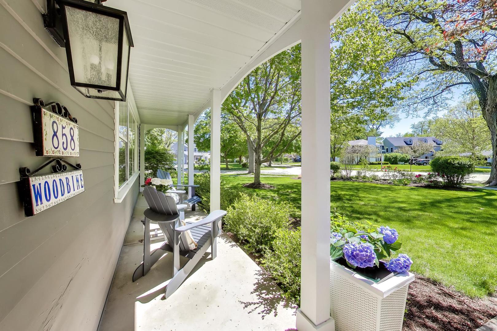 858 Woodbine Lane