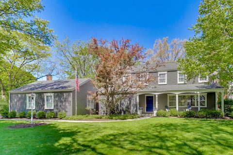 Photo of 858 Woodbine Lane, Northbrook, IL 60062 (MLS # 12639334)