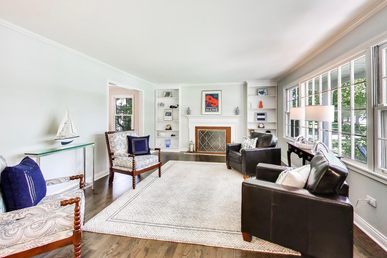 858 Woodbine Lane