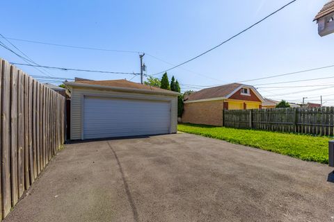 Tiny photo for 2107 EAST Avenue, Berwyn, IL 60402 (MLS # 12490749)