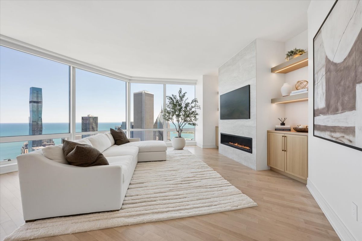 401 N Wabash Avenue 61G