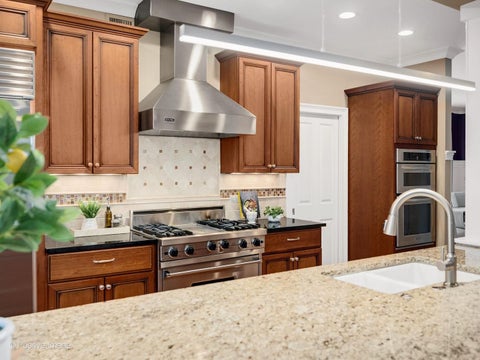 Tiny photo for 337 S Park Avenue, La Grange, IL 60525 (MLS # 12667852)
