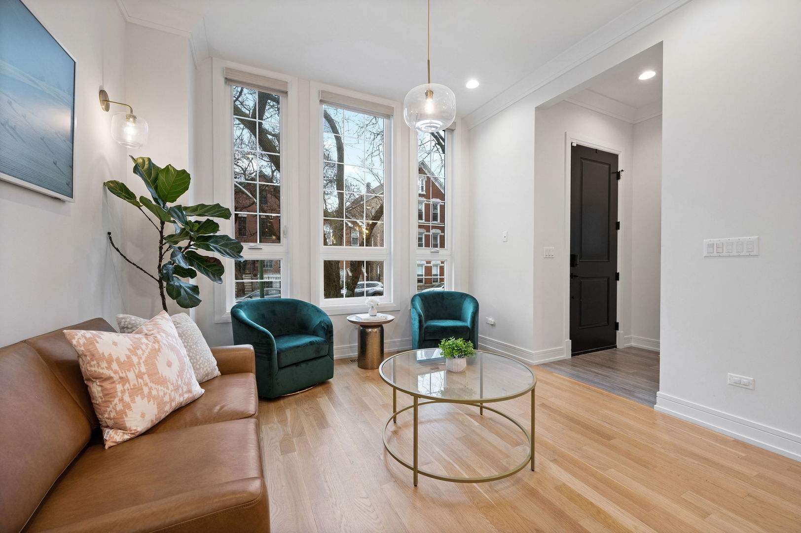 2042 N Honore Street