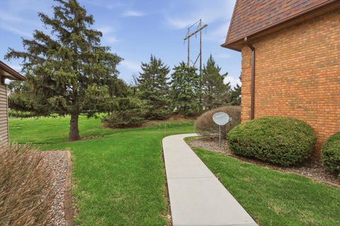 Tiny photo for 4190 MALLARD Court #9, Bettendorf, IA 52722 (MLS # 12681865)