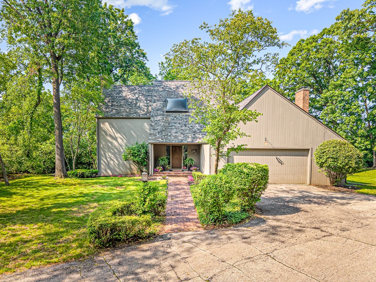 2307 Stoneridge Close