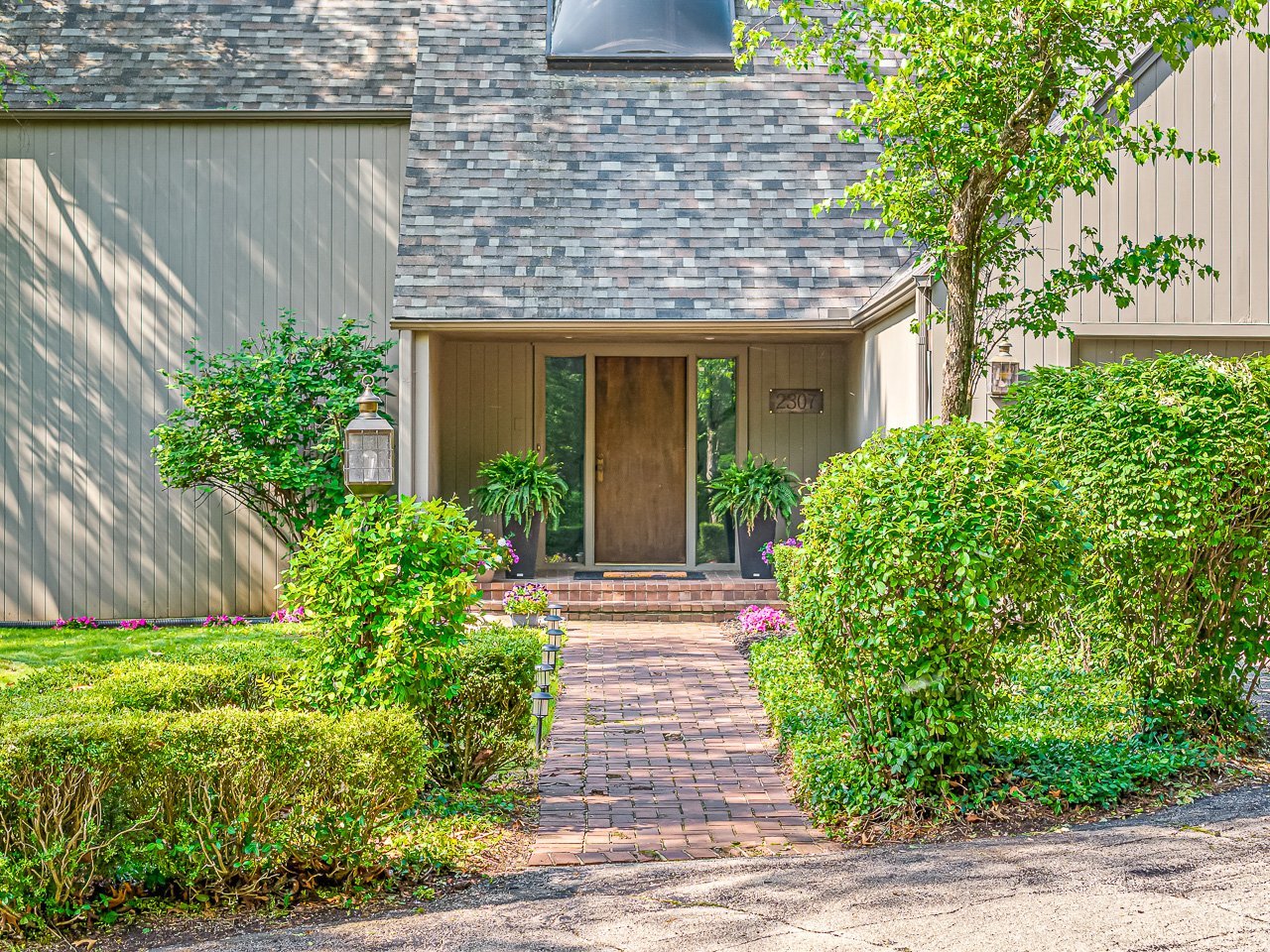 2307 Stoneridge Close