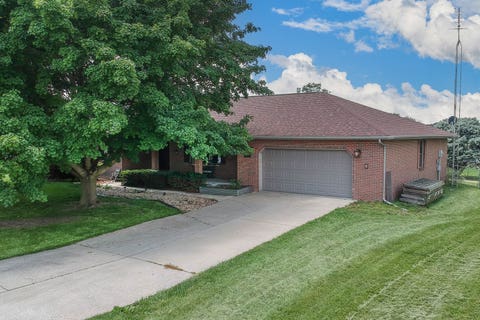 Tiny photo for 404 Sunset Drive, Colfax, IL 61728 (MLS # 12700014)