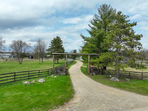 Photo of 8206 Bull Valley Road, Bull Valley, IL 60098 (MLS # 12325545)