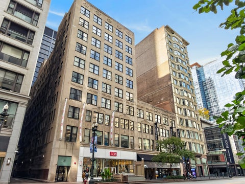 Photo of 20 N State Street #1012, Chicago, IL 60602 (MLS # 12773189)