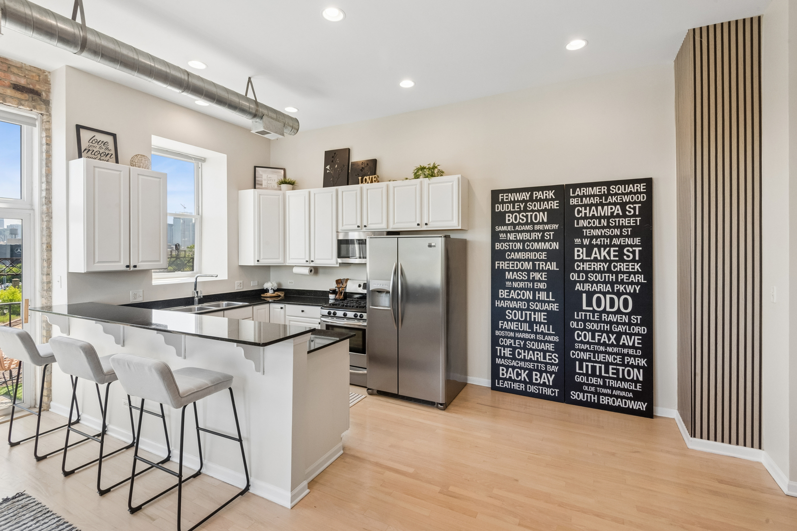 949 N Willard Court 403