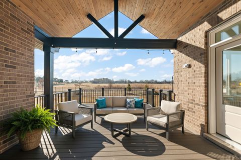 Tiny photo for 11059 Lizmore Lane #39B, Orland Park, IL 60467 (MLS # 12553081)