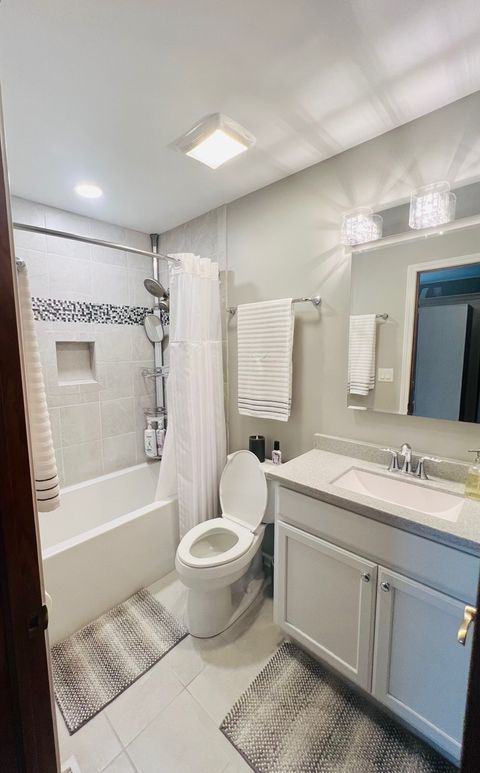 Tiny photo for 2S547 Continental Drive, Warrenville, IL 60555 (MLS # 12366061)