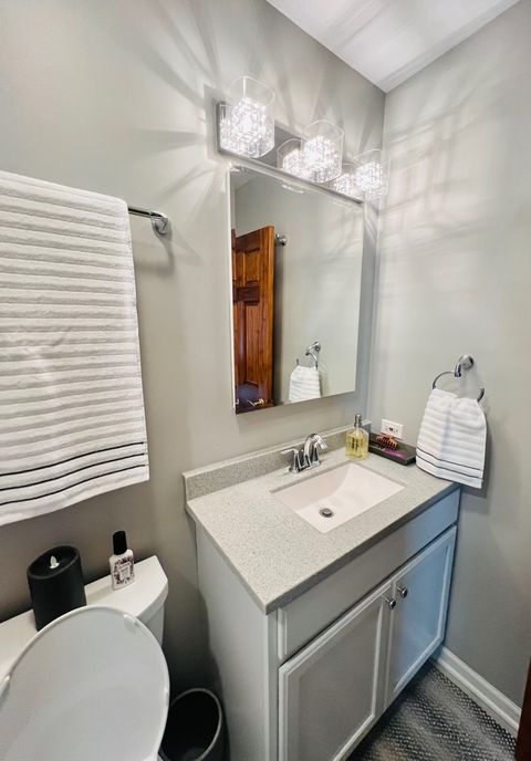 Tiny photo for 2S547 Continental Drive, Warrenville, IL 60555 (MLS # 12366061)