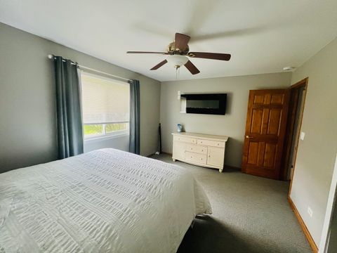 Tiny photo for 2S547 Continental Drive, Warrenville, IL 60555 (MLS # 12366061)