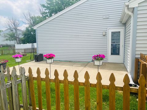 Tiny photo for 2S547 Continental Drive, Warrenville, IL 60555 (MLS # 12366061)