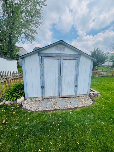 Tiny photo for 2S547 Continental Drive, Warrenville, IL 60555 (MLS # 12366061)