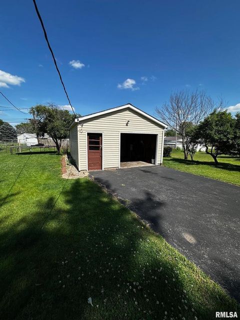 Tiny photo for 920 5TH Street, Colona, IL 61241 (MLS # QC4264439)