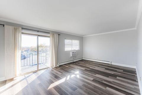 Tiny photo for 680 Marilyn Avenue #6-206, Glendale Heights, IL 60139 (MLS # 12507391)