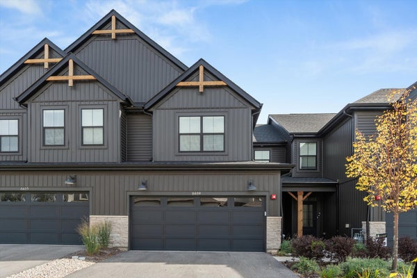 8489 LIBERTY LN # 8489, WOODRIDGE, IL 60517 - Image 3989f4594f4207c63b84b40c679855ea/1803041220